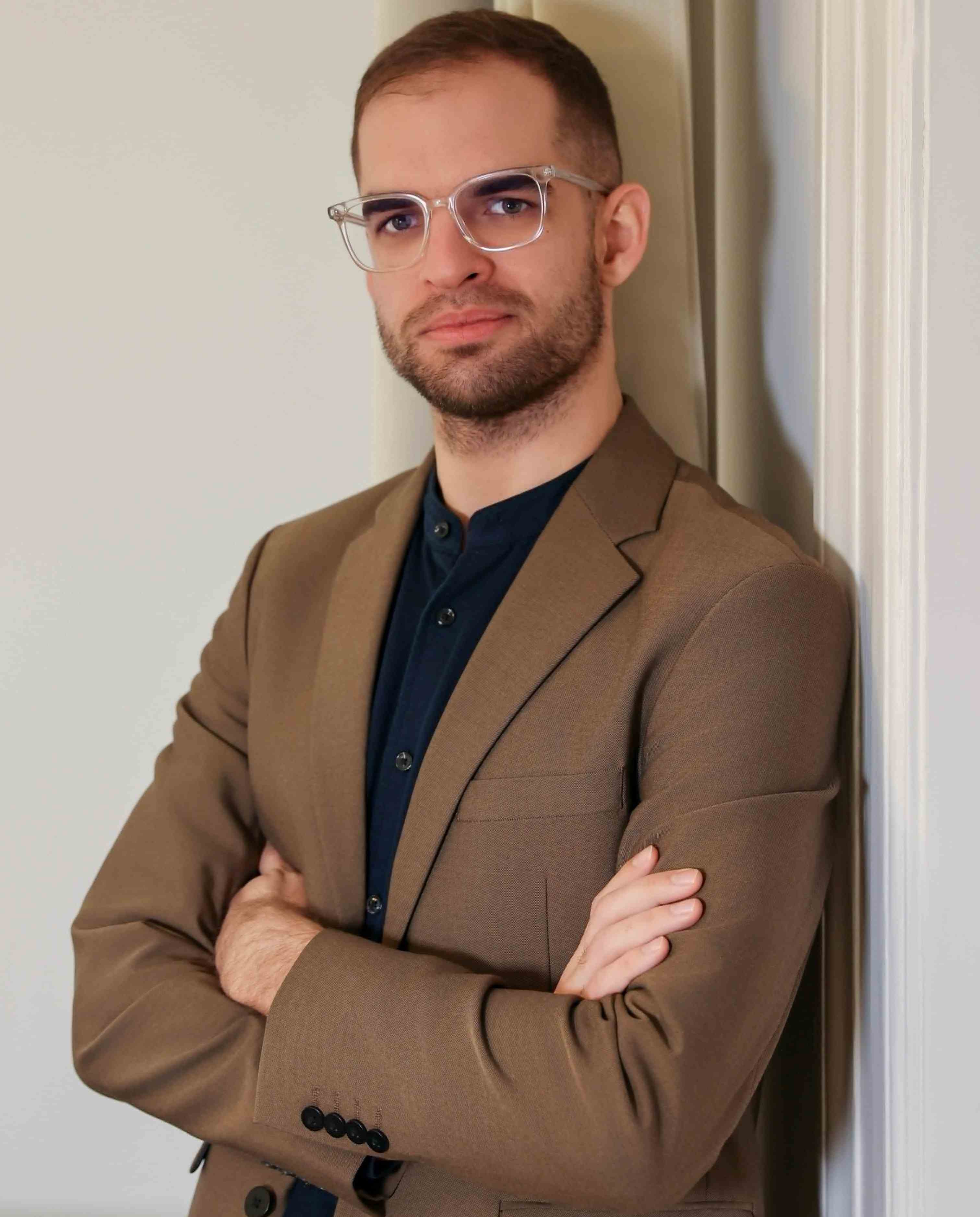 György Máté Módra, Psychologist, Complex Integrative Therapist in Training, Grief Counsellor, Mediator